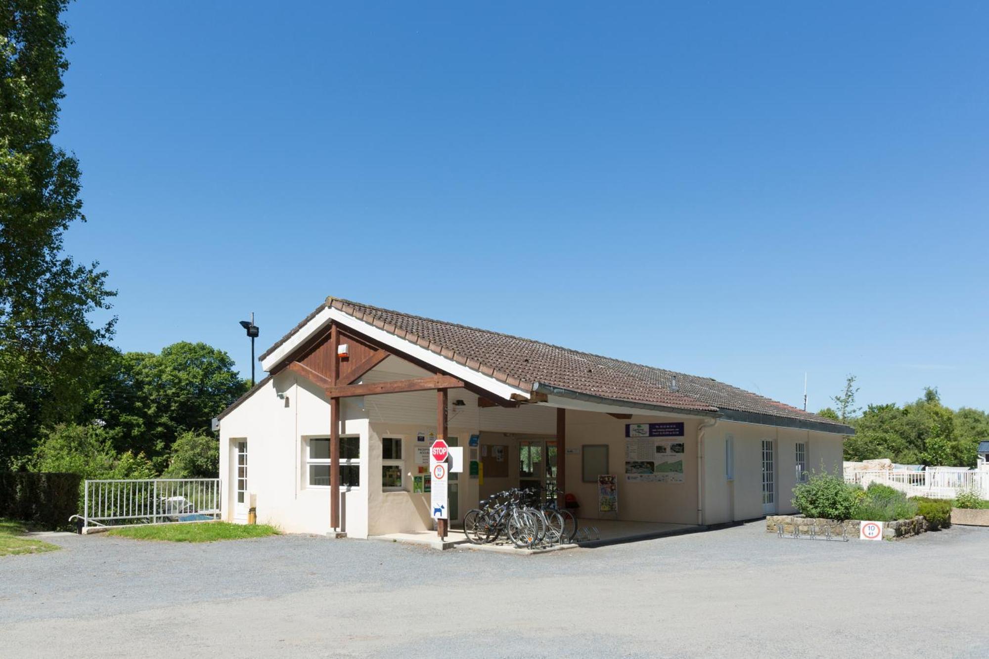 Camping Du Port De Plaisance Péronne Exteriör bild