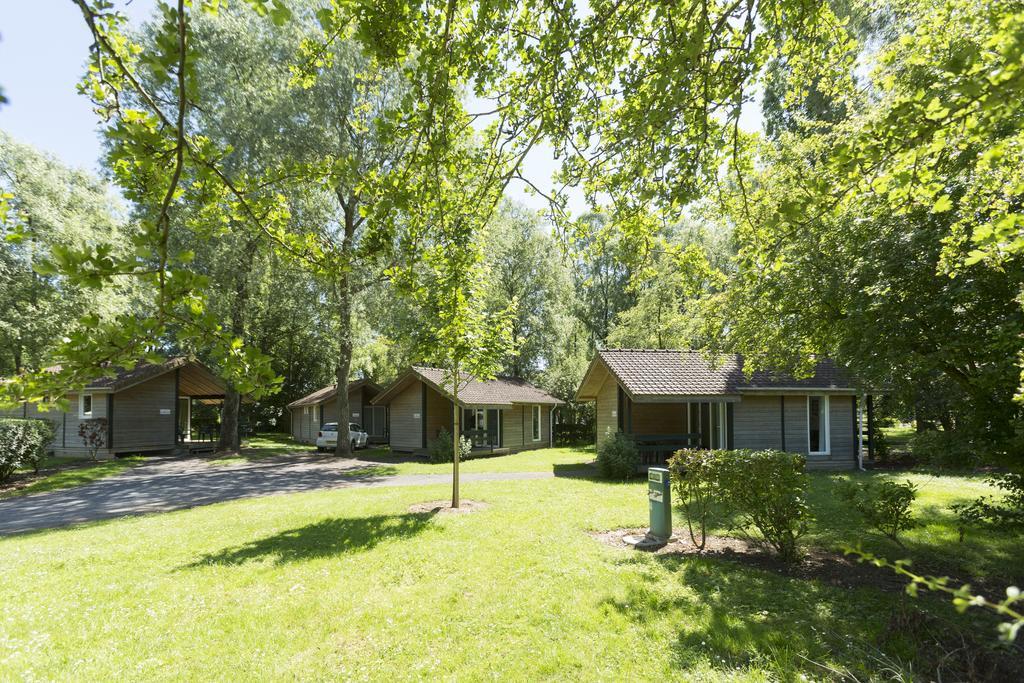 Camping Du Port De Plaisance Péronne Exteriör bild